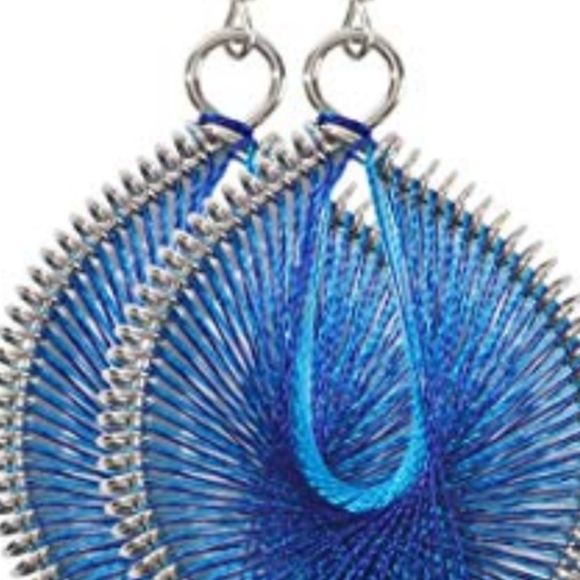 Jewelry never worn. - Picture 2 of 6